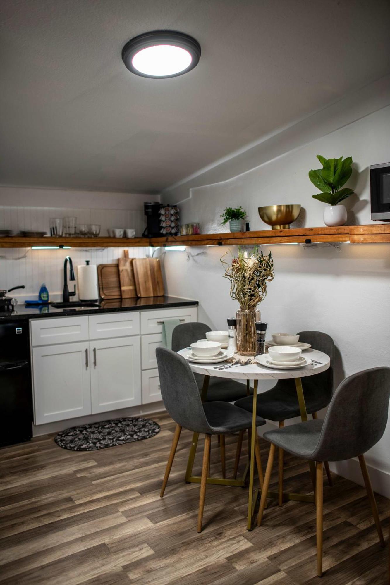 Downtown 1br For 4 - Renovated Appartement